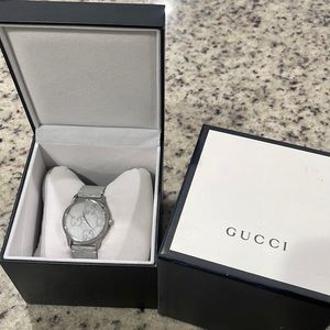 Gucci watch NWOT